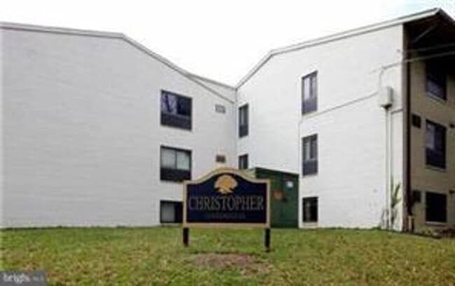 Photo - Cozy 1 Bedroom 1 Bathroom Condo- Conveniently Located at DC line