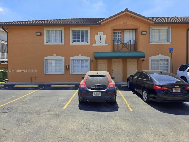 Building Photo - 8412 NW 103rd St Unit 201J