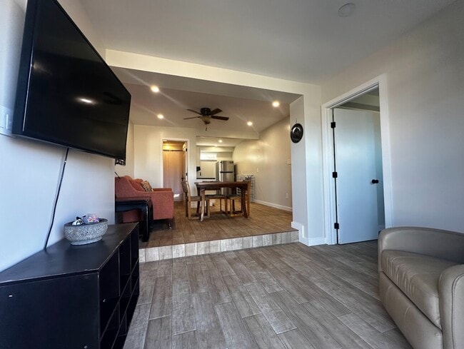 Building Photo - 530 Kailana St Rental