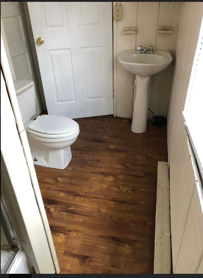 Photo - 694 Willey St