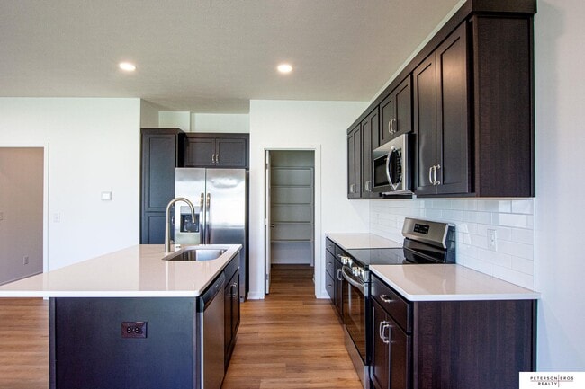 Photo - 14802 Willow St