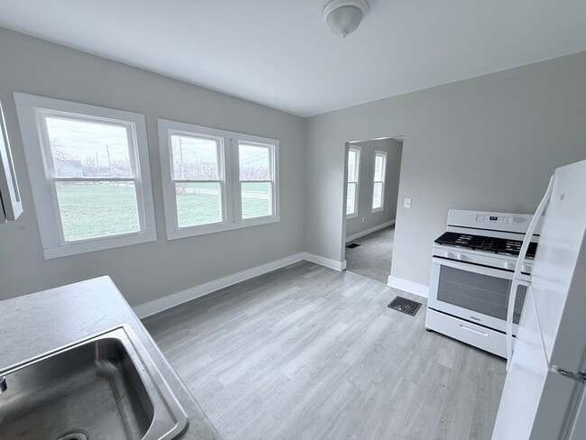 Photo - 1427 E 92nd St Unidad 1