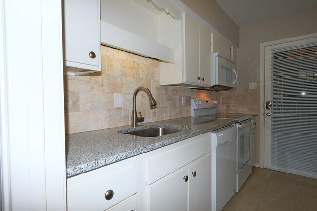 Photo - 7727 Meadow Park Dr Unit 111