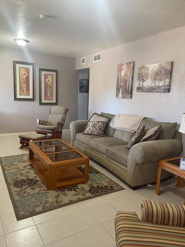 Photo - 135 Acoma Blvd N Unidad Apartment