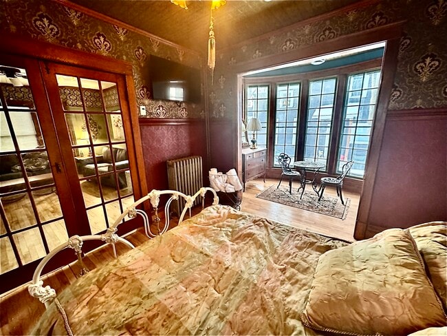 Photo - 505 W Conant St