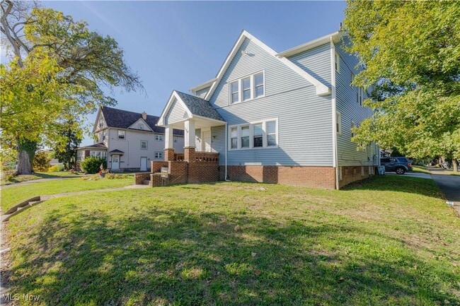 Building Photo - 774 Copley Rd