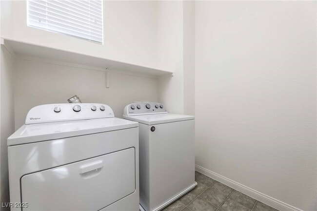 Building Photo - 1525 Spiced Wine Ave Rental