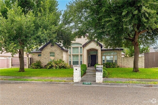 Building Photo - 1502 Barcelona Blvd Rental