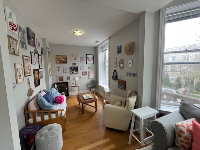 Photo - 715 W Roscoe St Unit 2