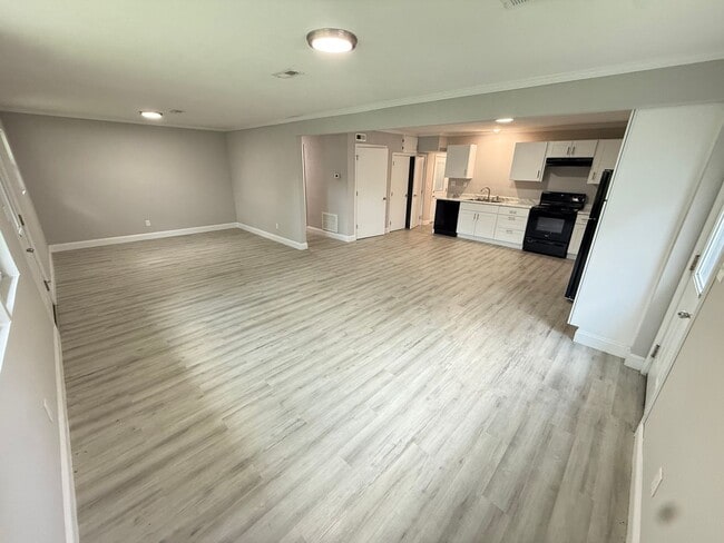 Photo - 3 Bed 1 Bath Springfield, MO