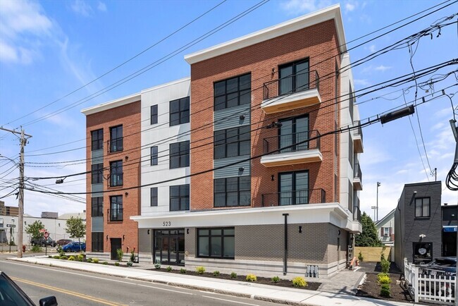 Building Photo - 523 2nd St Unit 303 Rental