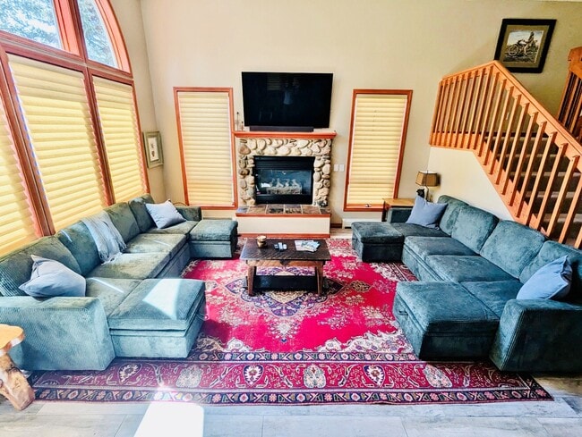 Building Photo - 2655 Windward Way