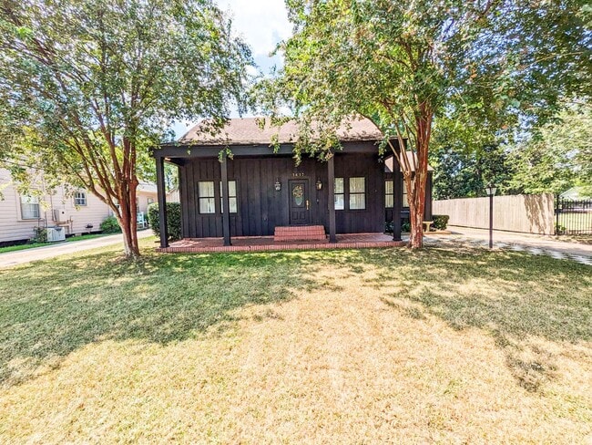 Building Photo - 1417 Central Dr Rental