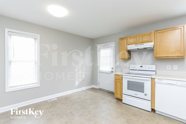 Photo - 425 Kellywood Ct