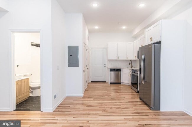 Photo - 315 N Preston St Unidad 201