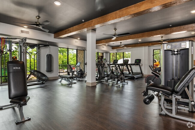 Sala de fitness - Rise Red Mountain