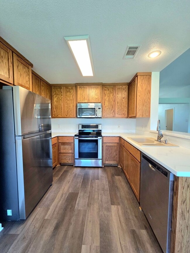 Photo - AVAILABLE NOW! - $500 OFF FIRST MONTH