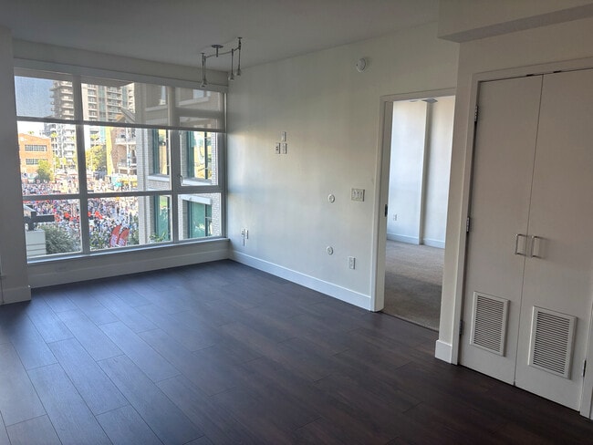 Building Photo - 325 7th Ave Unit The Legend 302