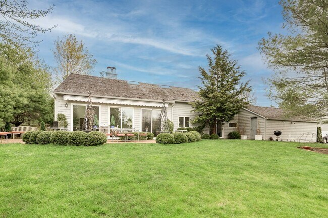 Photo - 30 Huckleberry Ln