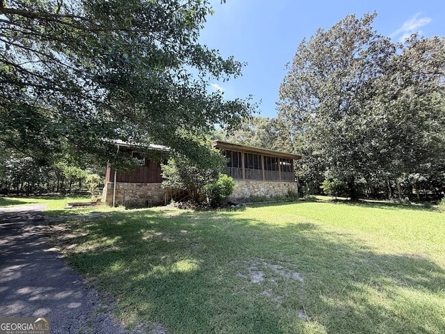 Photo - 1514 Humphries Rd NW