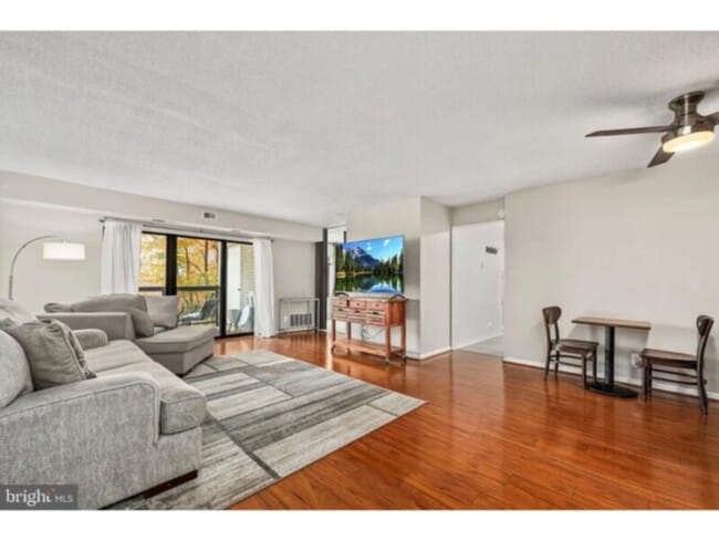 Building Photo - 2 Bed 2 Bathroom for Rent