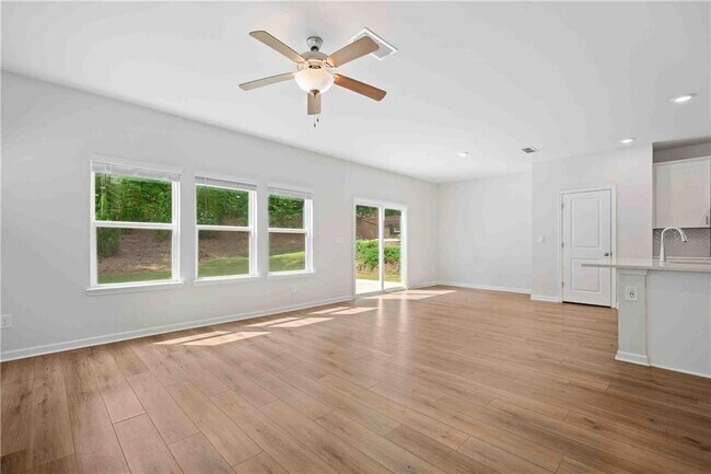 Photo - 279 Wells Cir