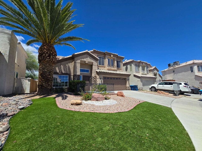 Building Photo - "Spacious 3-Bed Oasis with 2.5 Baths on Funston Way, Las Vegas - 2,264 Sq. Ft. of Comfort!"