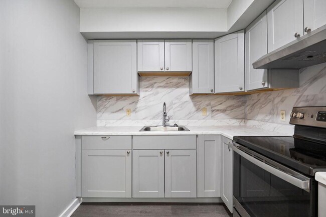 Photo - 1221 Kater St