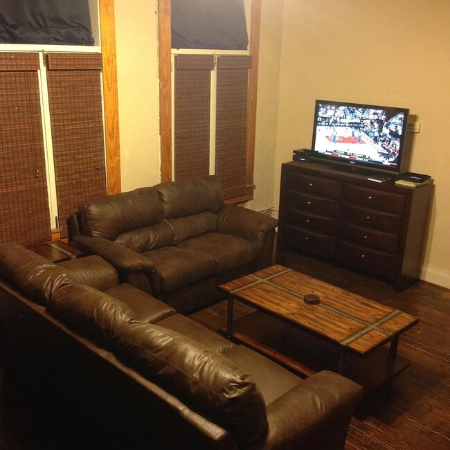 Photo - Room in Condo on E San Antonio St