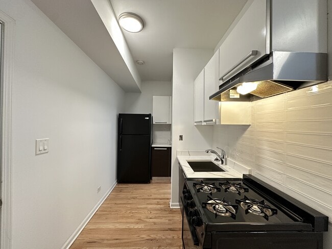 Photo - 5054 N Winthrop Ave Unidad 113