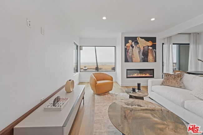 Photo - 3305 Ocean Front Walk Unidad 2