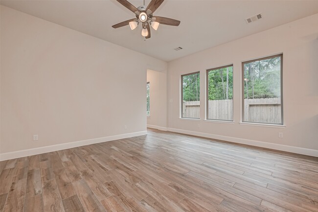 Photo - 308 Mullins Ct