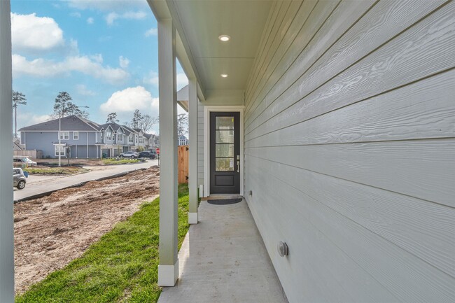 Photo - 678 Royal Arch Dr