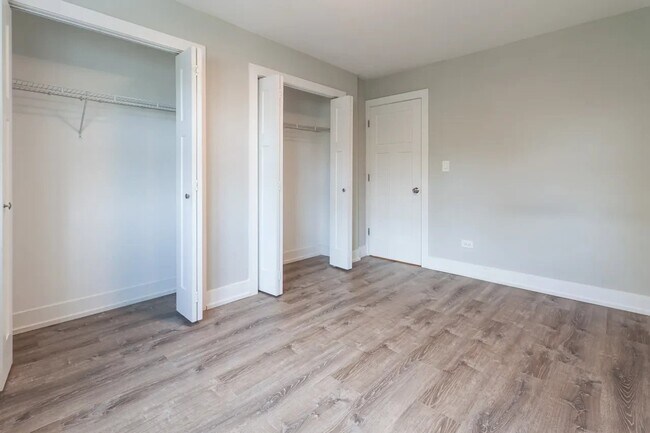 Photo - 445 W Barry Ave Unit 445 West Barry Avenue