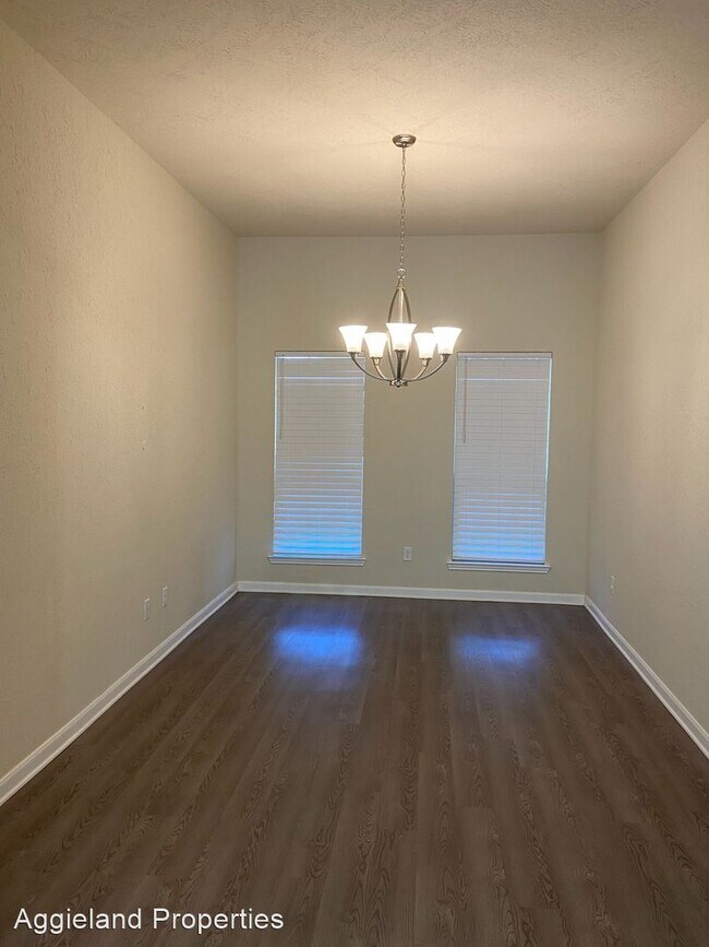 Photo - 3 br, 2 bath House - 2026 Dumfries Dr