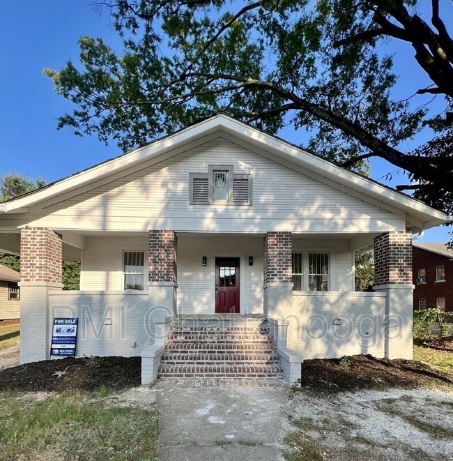 Building Photo - 2806 N Chamberlain Ave Rental