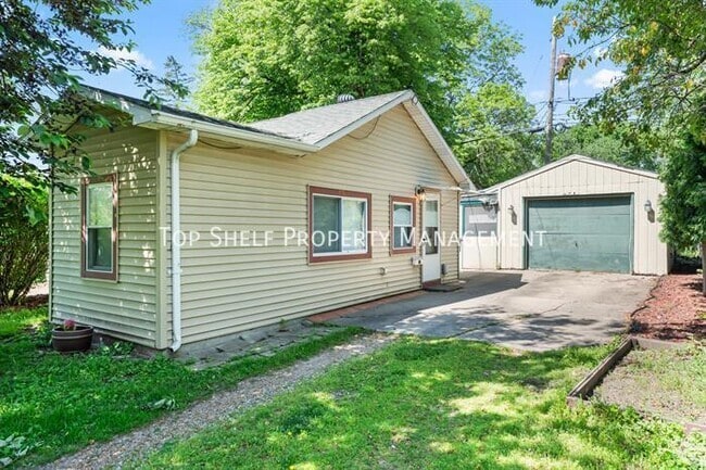 Building Photo - 2400 37th St Rental