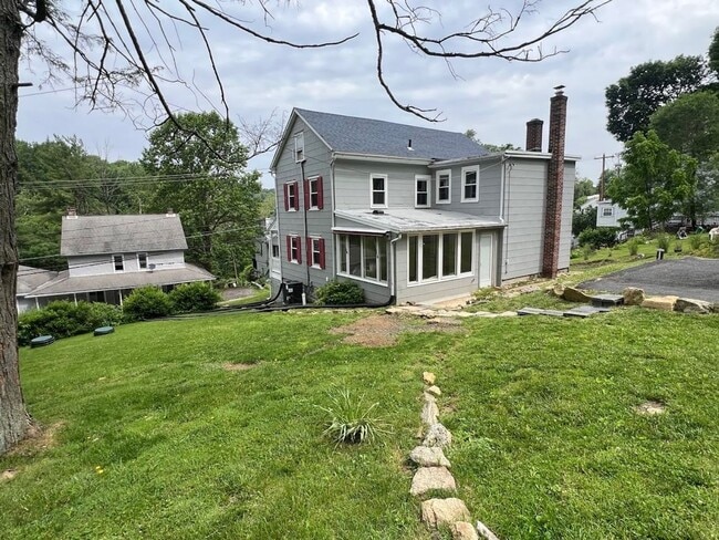 3 Bedroom Home in Wernersville - 3 Bedroom Home in Wernersville