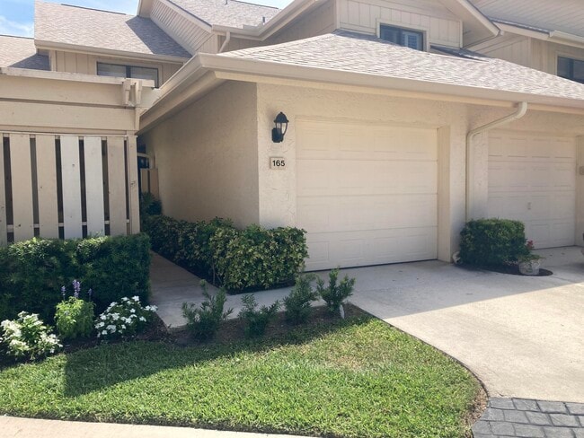 Building Photo - 16913 Waterbend Dr Unit 165 Rental