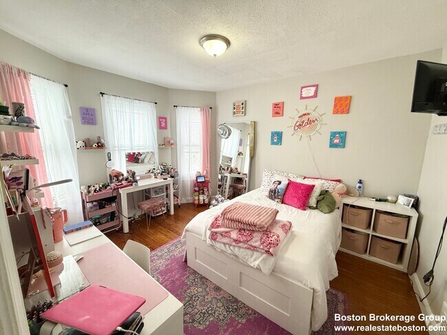 Building Photo - 17 Sachem St Unit 3 Rental
