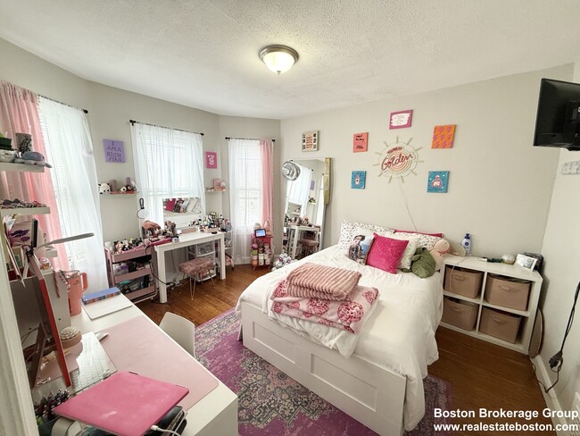 Photo - 17 Sachem St Apartments Unit 3