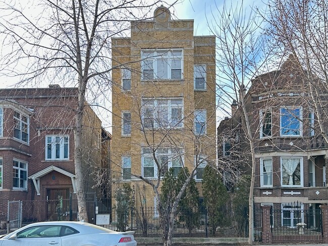 Photo - 1042 N Kedzie Ave Condo Unit 6H