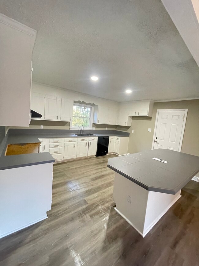 Photo - 112 Sycamore Rd