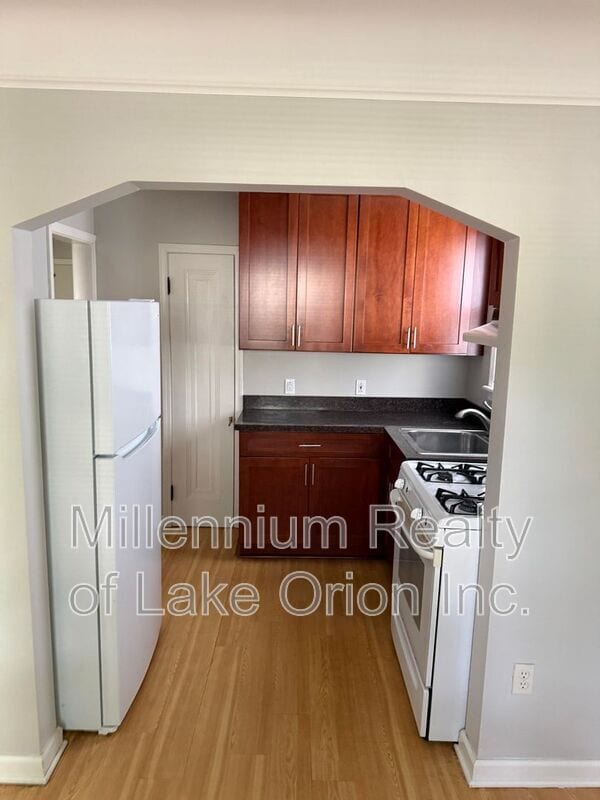 271 Dick Ave
