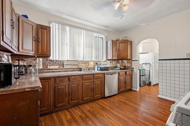 Photo - 152 Glen St Unit 2