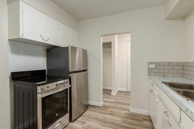 Building Photo - Peyto Apartments