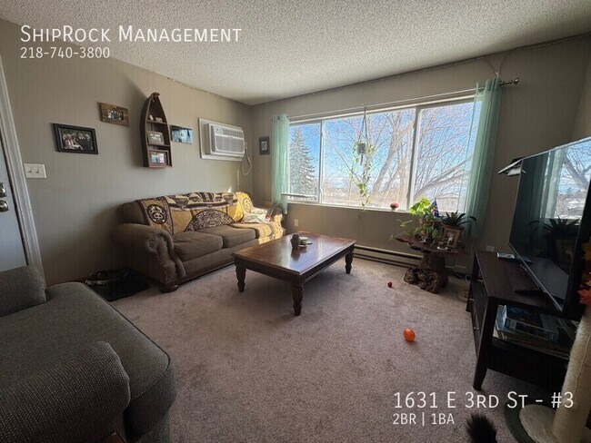 Photo - 1631 E 3rd St Unidad #3