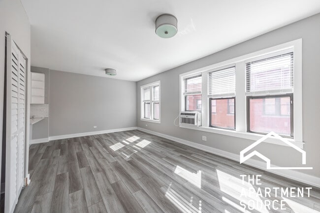 Photo - 3925 N Janssen Ave Unidad N1