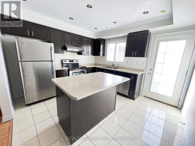 Photo - 9912 McCowan Rd
