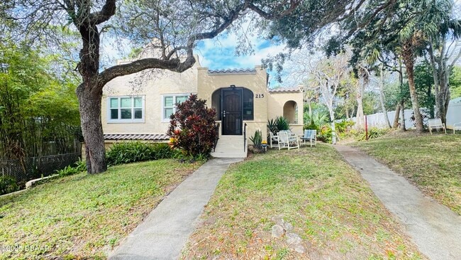 Building Photo - 215 Glenview Blvd